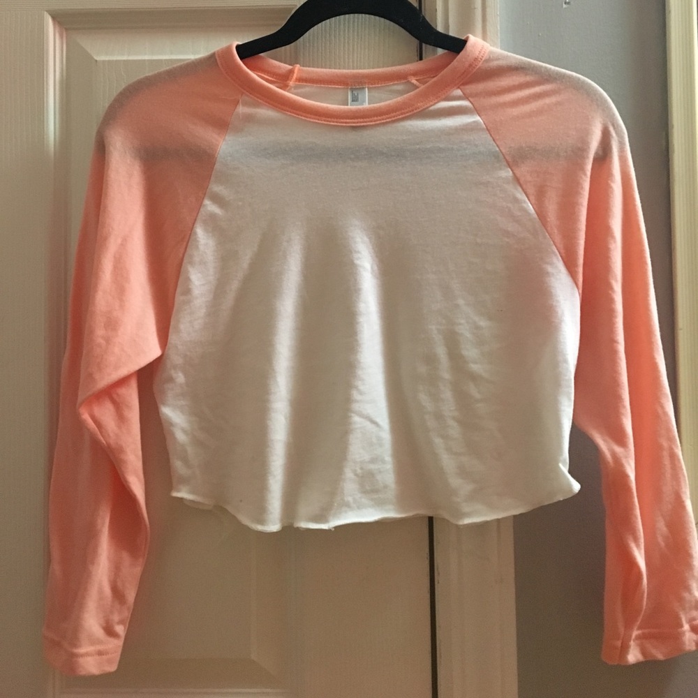 Cropped light pink baseball tee