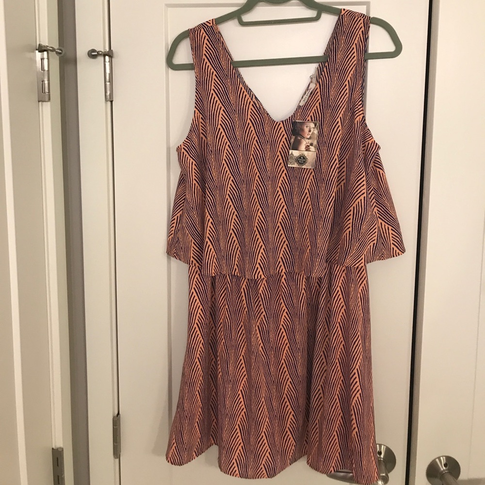 Adorable bow-tie back dress!