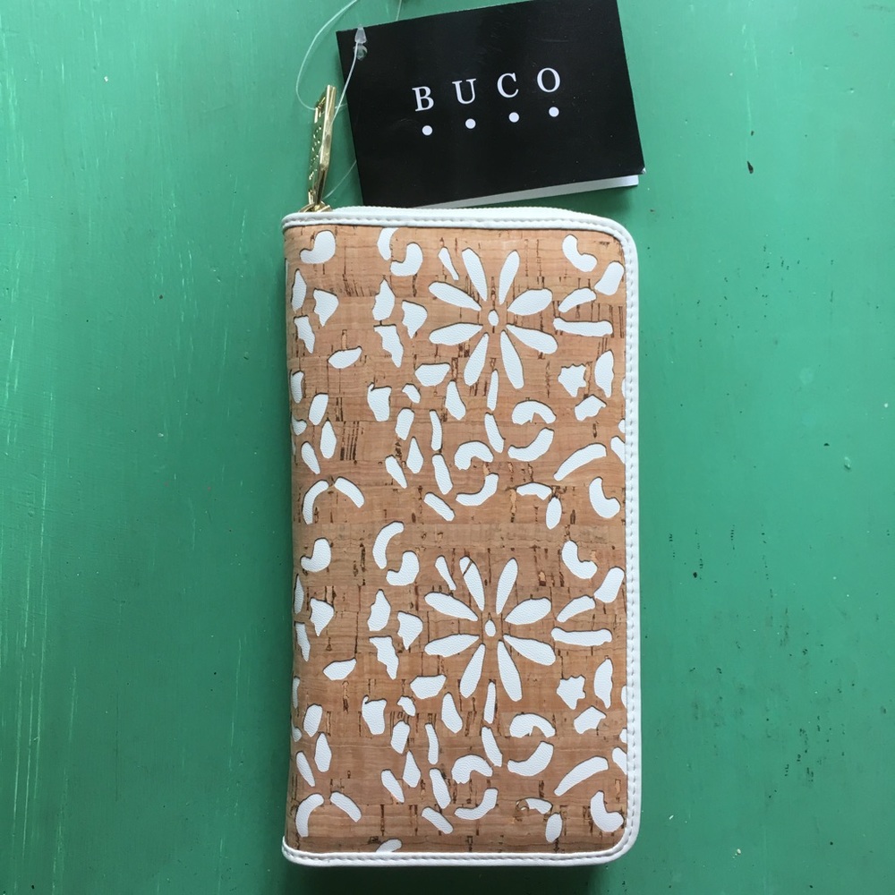 Buco lace patterned wristlet