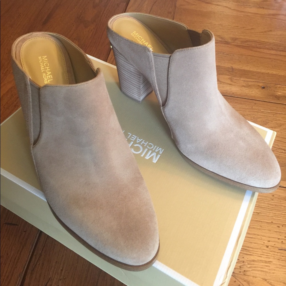 Michael Kors heels in like new condition.