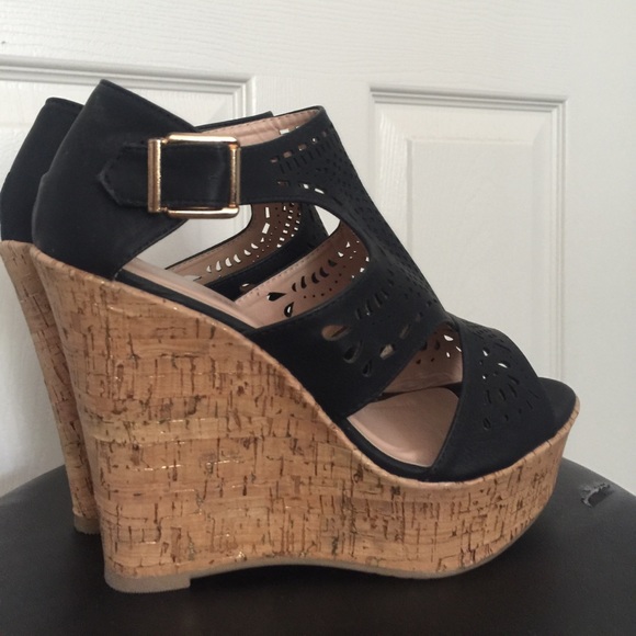 Black Platform Sandals - Picture 3 of 3