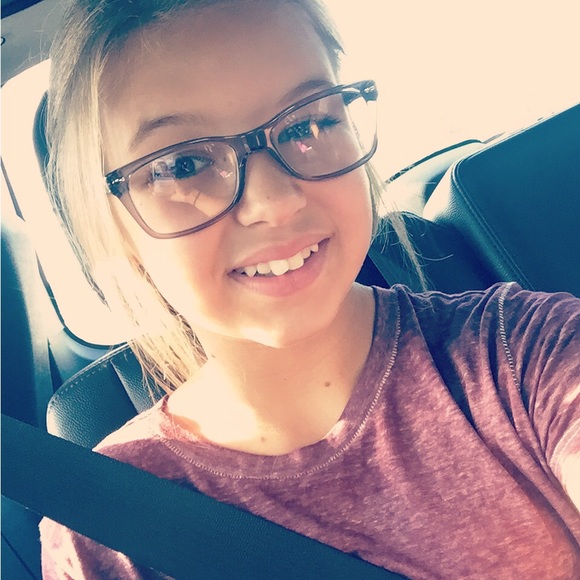 Meet your Posher, Mackinzie - Picture 1 of 1