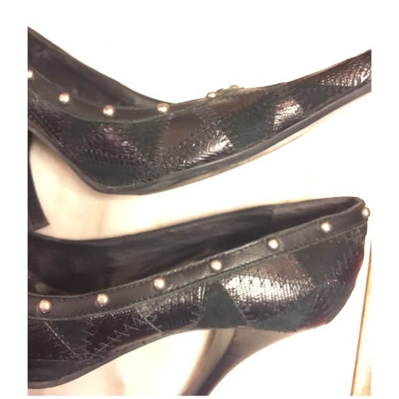 SZ 8-CARLOS SANTANA BLACK TEXTURED LEATHER 4"PUMPS - Picture 4 of 8