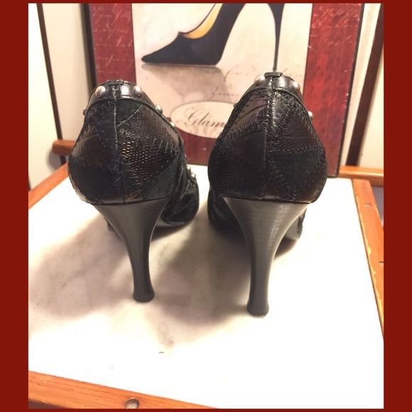 SZ 8-CARLOS SANTANA BLACK TEXTURED LEATHER 4"PUMPS - Picture 5 of 8