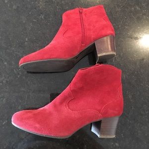 Antonio Melani Size 9 Red Suede Ankle Boots