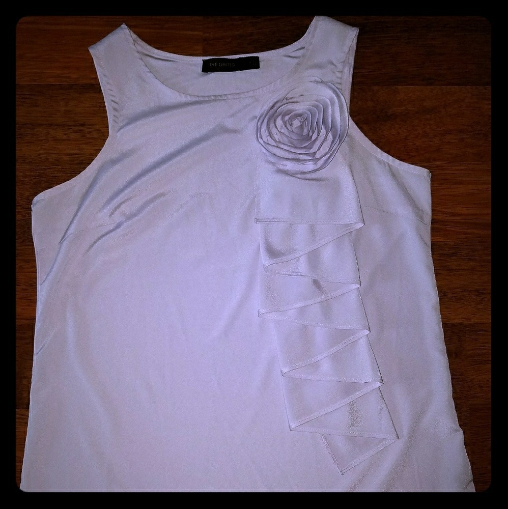 Limited sleeveless blouse