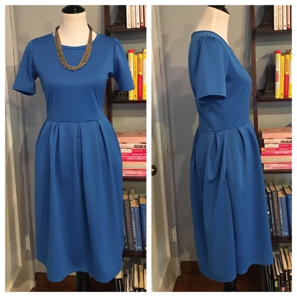 LuLaRoe Dresses & Skirts - Tiffany Blue Lularoe Amelia Dress
