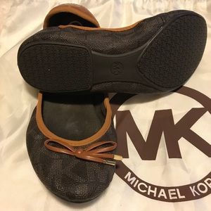 MK Authentic flats - like new