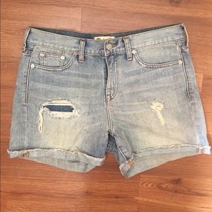 Madewell distressed mid-length boyjeans