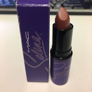 MAC Selena lipstick. Amor Prohibido