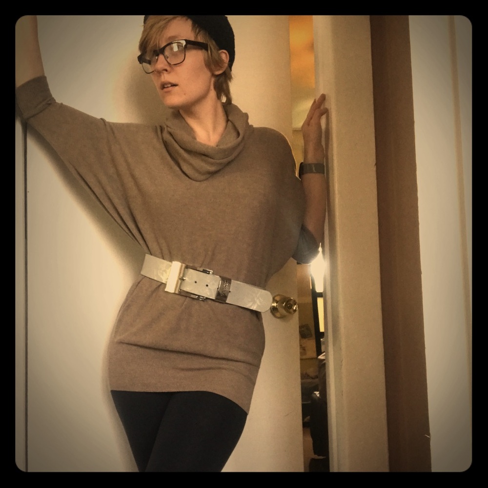 ‼️ Tan Long-Sleeved Dolman top
