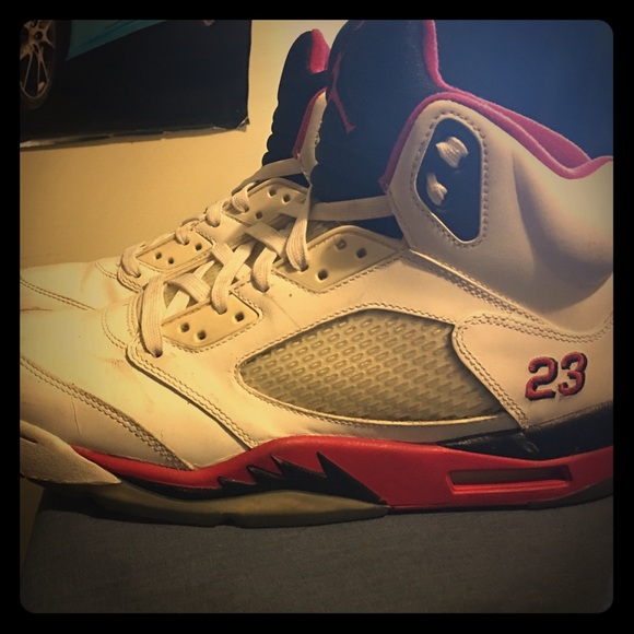 Retro 5s Fire Red colorway - Picture 1 of 3