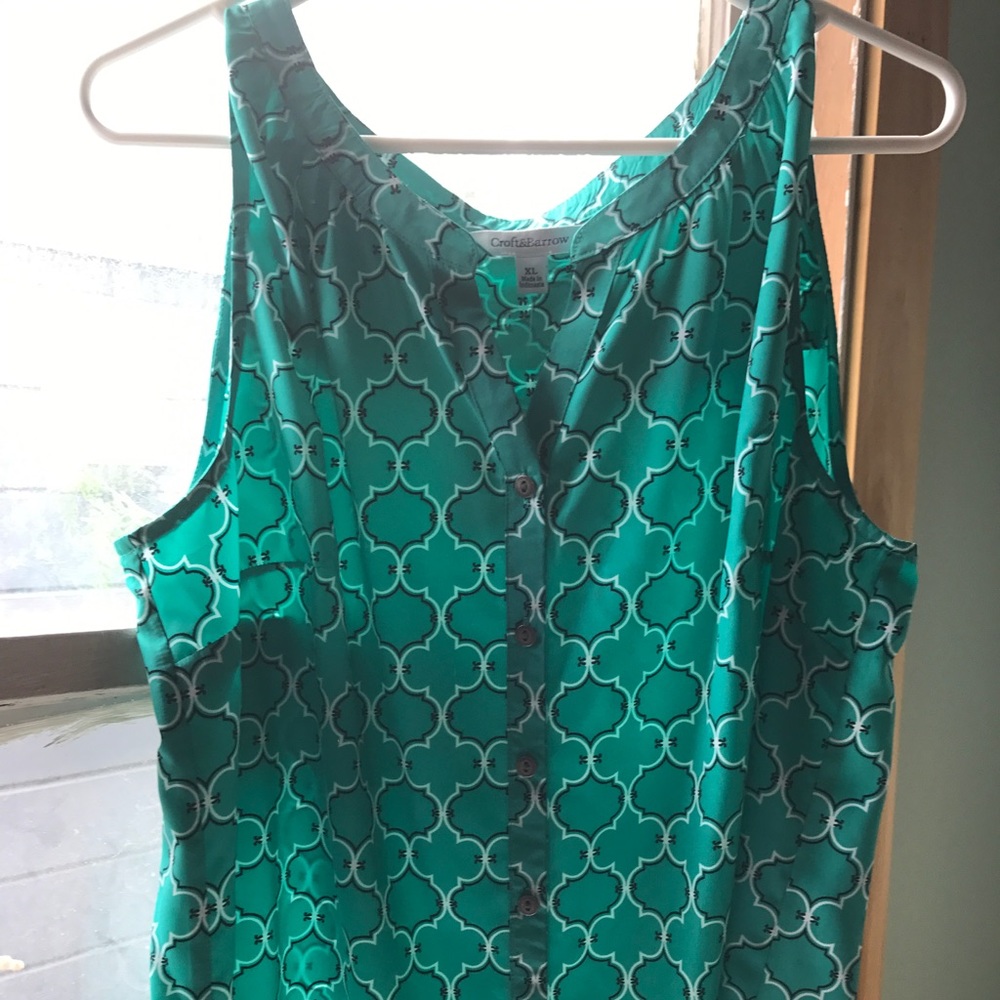 Dressbarn sleeveless blouse