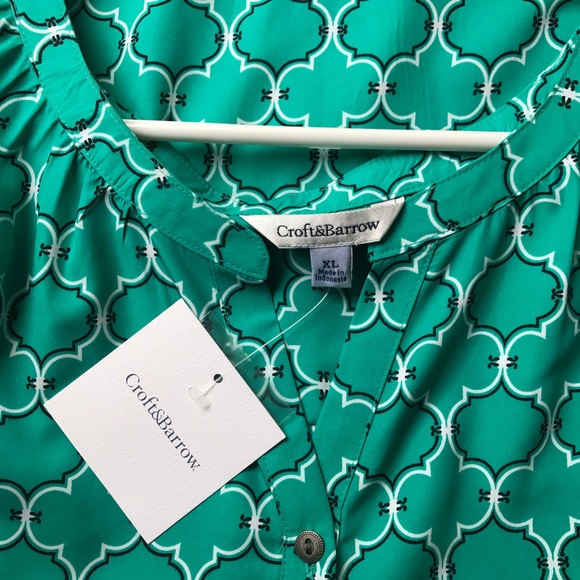 Dressbarn sleeveless blouse - Picture 2 of 2