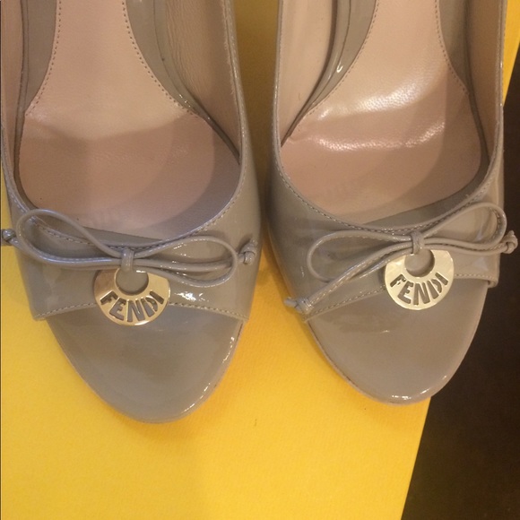 Classic Fendi peep toe pumps - Picture 7 of 7
