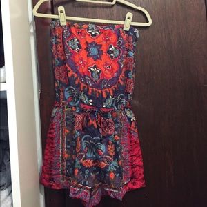 Angie Strapless Romper. S