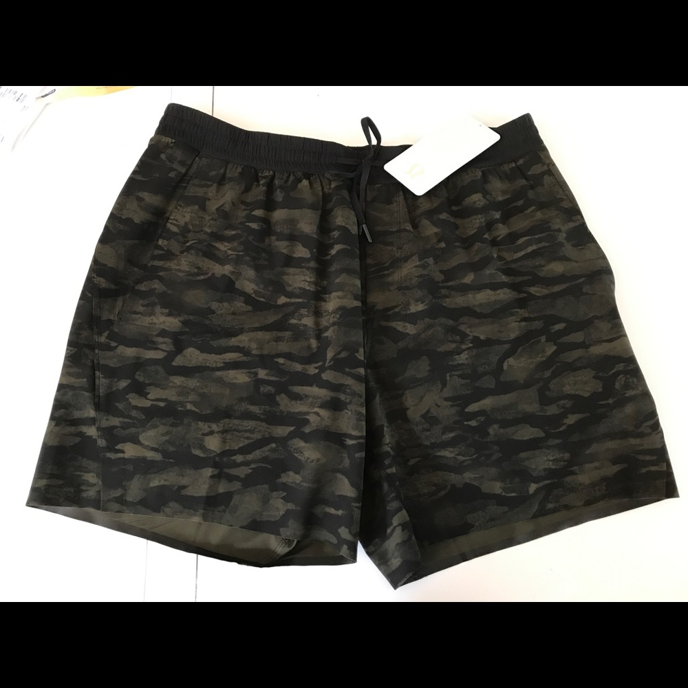 Mens Lululemon Channel Cross Camo Shorts Sz XXL