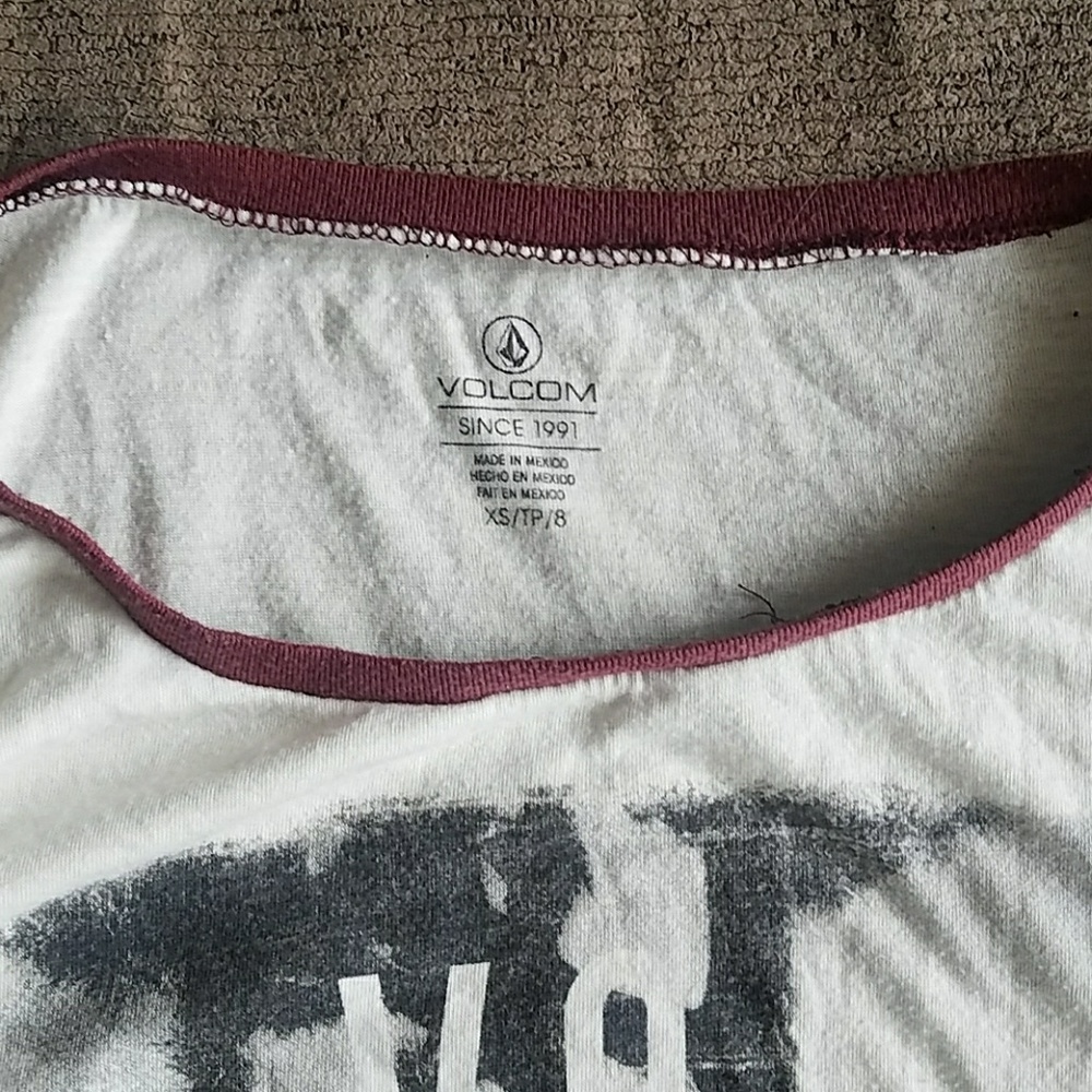 Volcom tee! - Picture 3 of 4