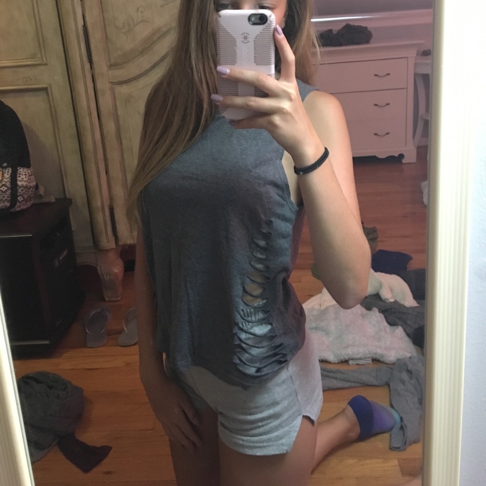 Gray muscle tee