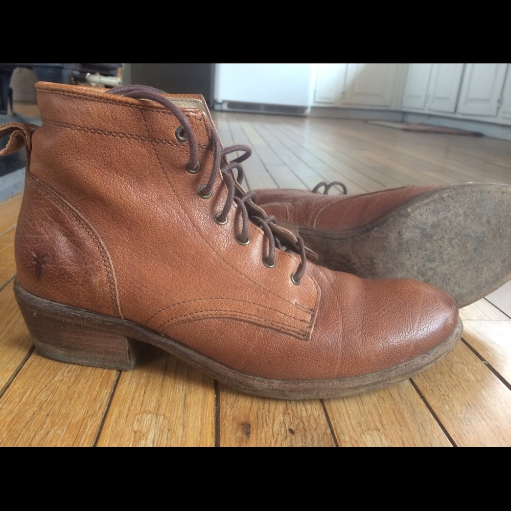 Frye Carson lace ups