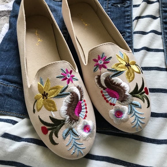 Shoes - 🌼 Faux Suede Floral Embroidered Flat Loafer 🌼🌺