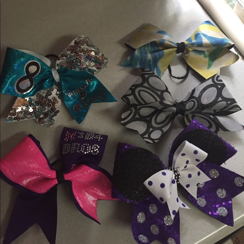 Cheer bows