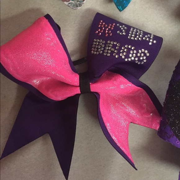 Cheer bows - Picture 2 of 5