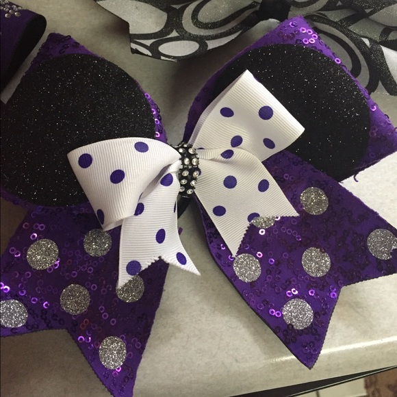 Cheer bows - Picture 4 of 5