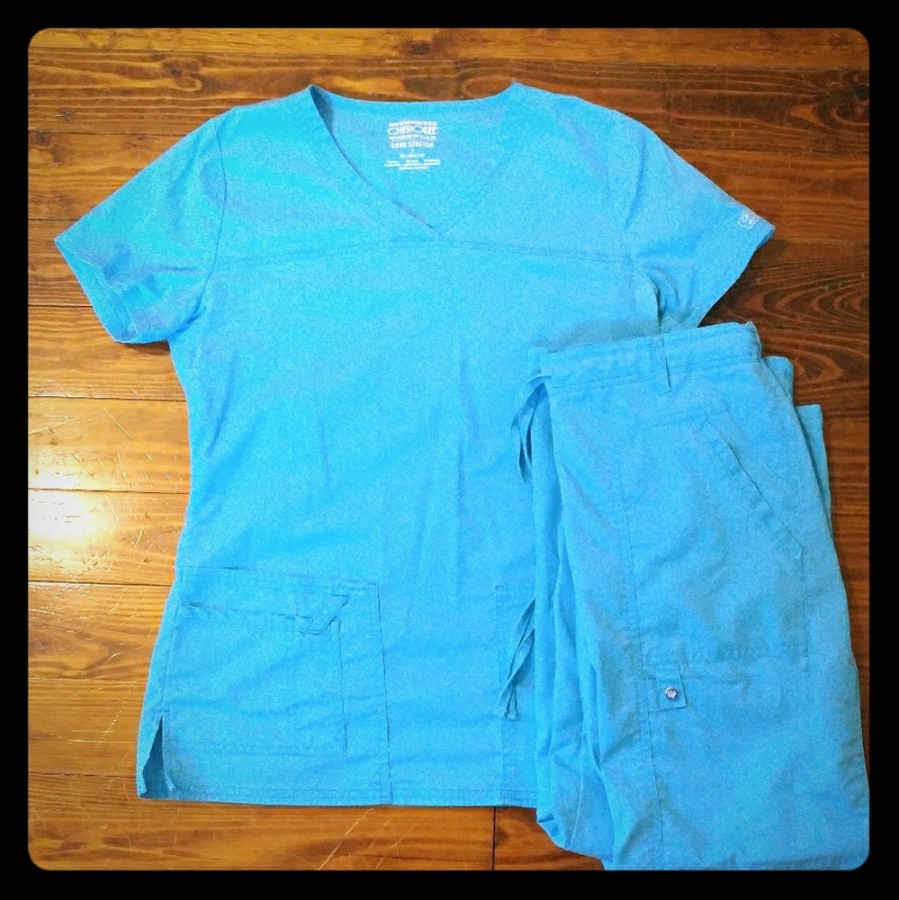 Scrub set