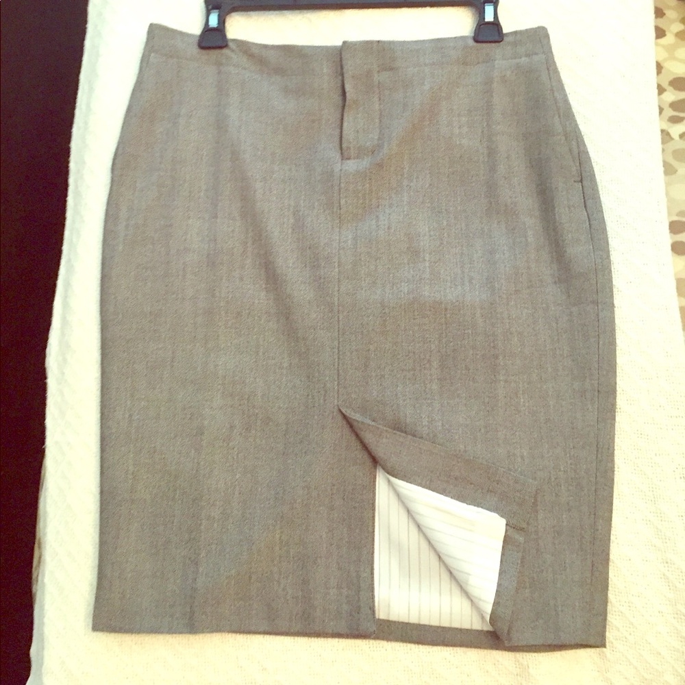 NWOT grey suiting pencil skirt w/front slit