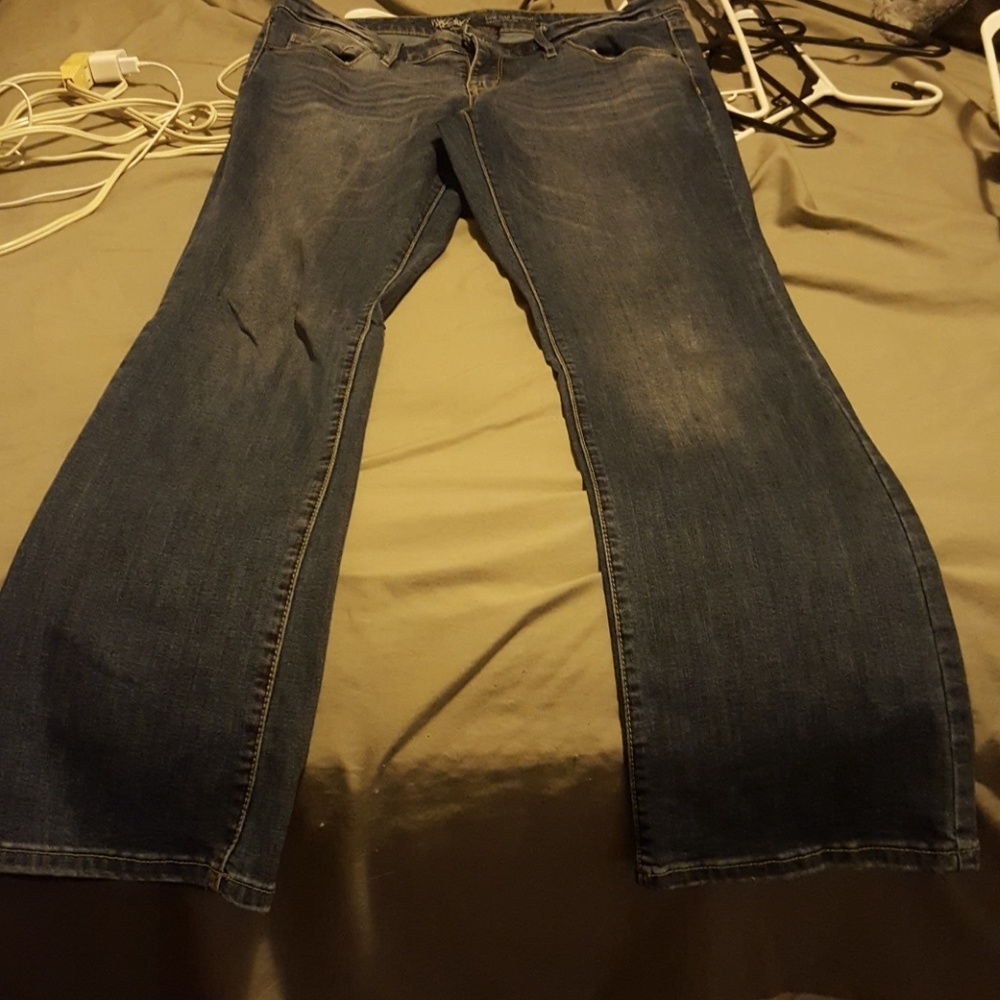 Boot cut