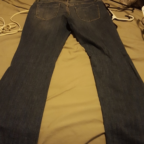 Boot cut - Picture 3 of 3