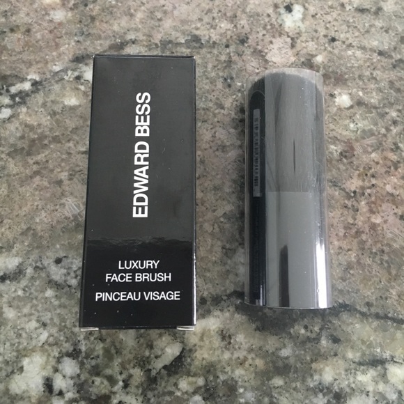 Edward Bess Other - NEW IN BOX! Edward Bess Luxury Face Brush