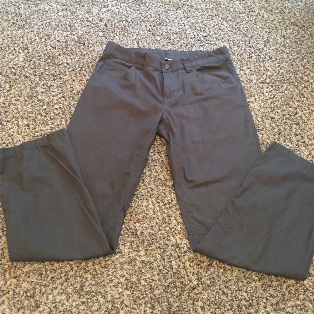 Basically new Columbia casual khaki 34