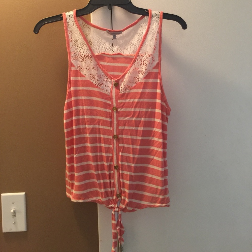 Tie up tank top.