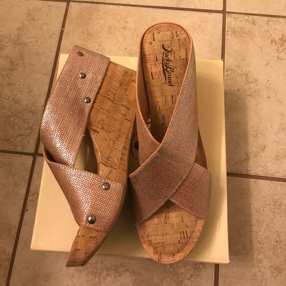 Sandals - Picture 2 of 4