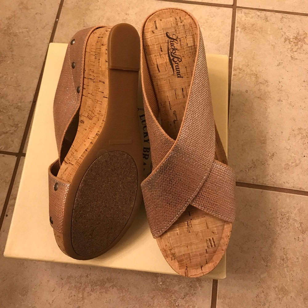 Sandals - Picture 3 of 4