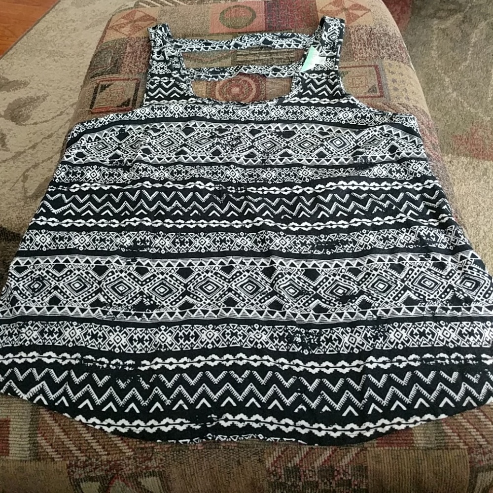 🔹Decree🔹Aztec Tank Top