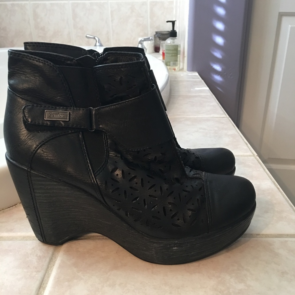 Jambu ankle boots