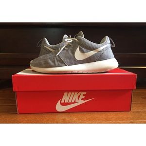 Gray Nike Roshe
