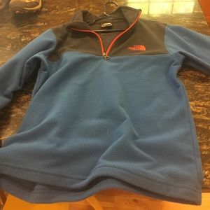 Boys North Face Pullover in good condition.