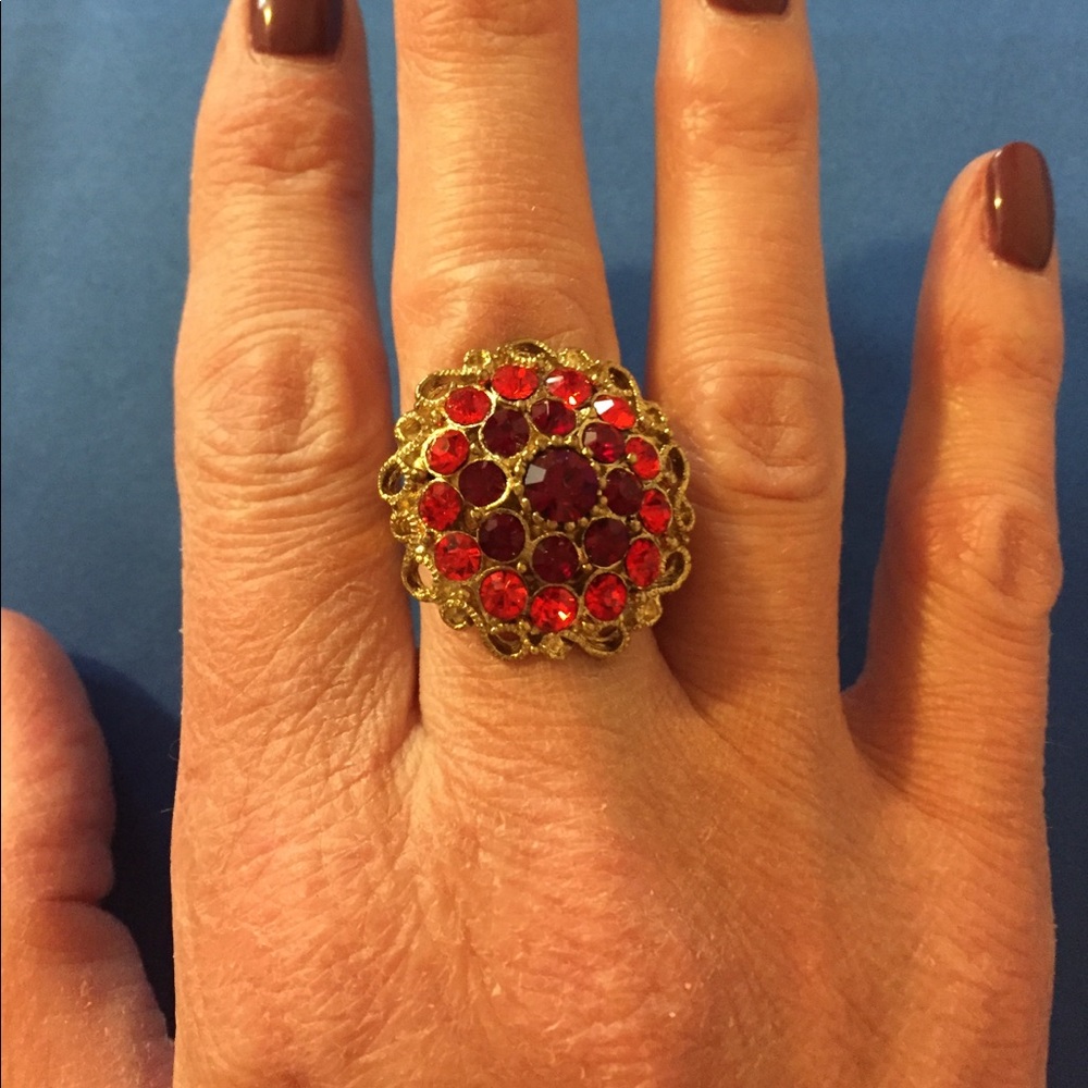 Fun cocktail ring, adjustable size