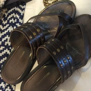 Leather sandal - size 9 great used condition