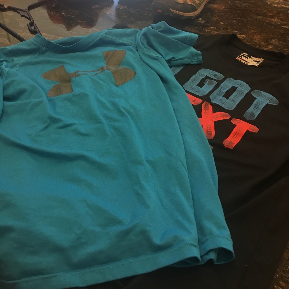 Under Armour Hear Gear boys medium