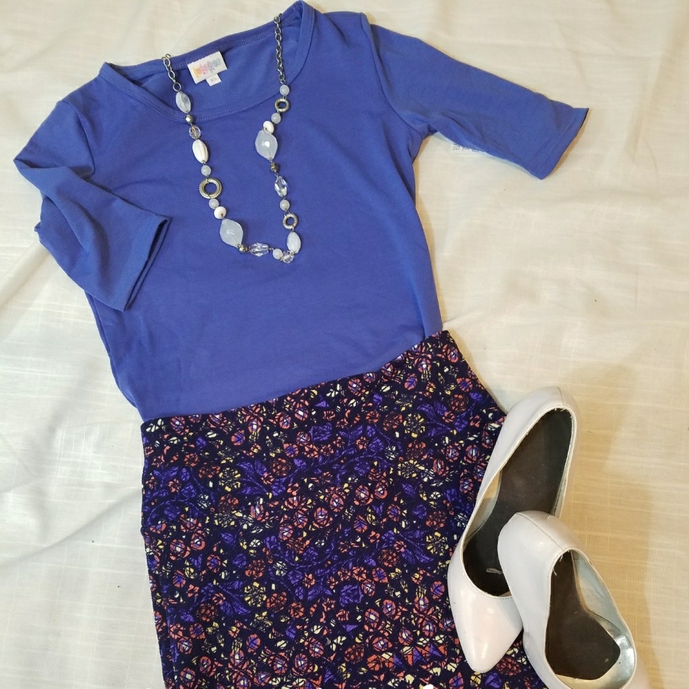 LuLaRoe Outfit FREE pair of leggings with purchase