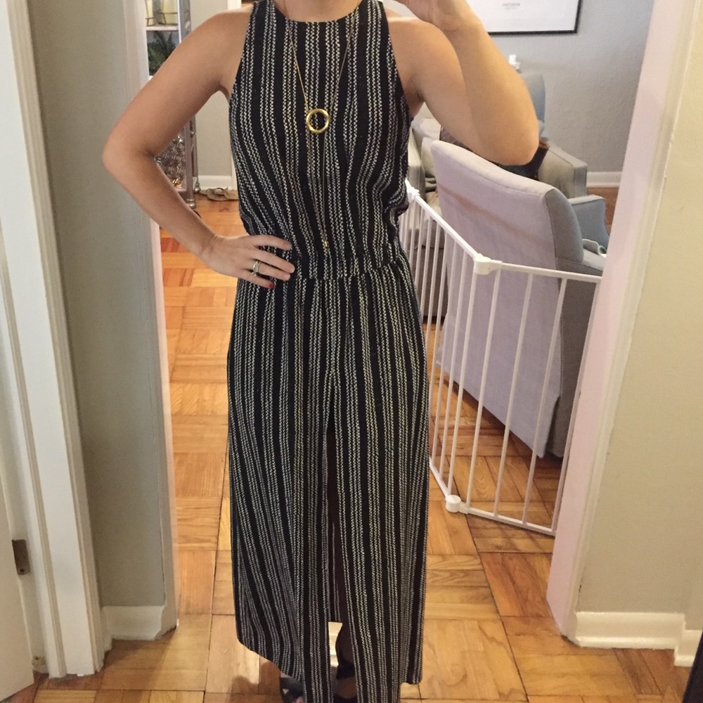 Club Monaco jumpsuit/romper. Size 00. - Picture 1 of 6