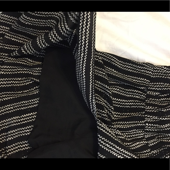 Club Monaco jumpsuit/romper. Size 00. - Picture 6 of 6
