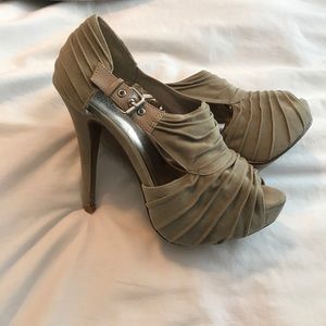 Charlotte Russe Tan High Heels. Size 7!