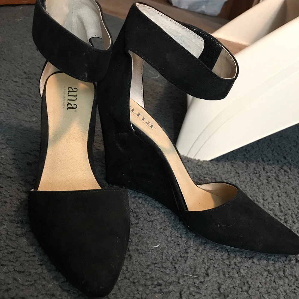 Ankle strap wedge