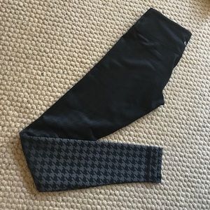 Lululemon Wunder Under pants size 4